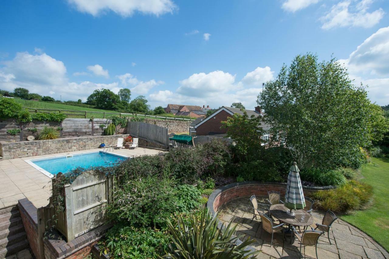 Bed and Breakfast Moreton Hall Farm Newport  Exterior foto