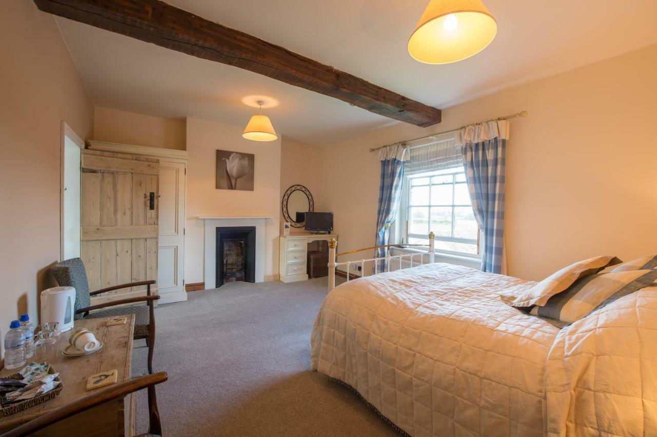 Bed and Breakfast Moreton Hall Farm Newport  Exterior foto