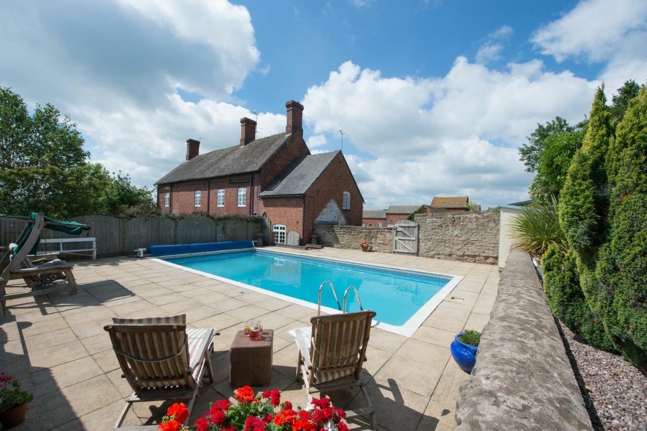 Bed and Breakfast Moreton Hall Farm Newport  Exterior foto